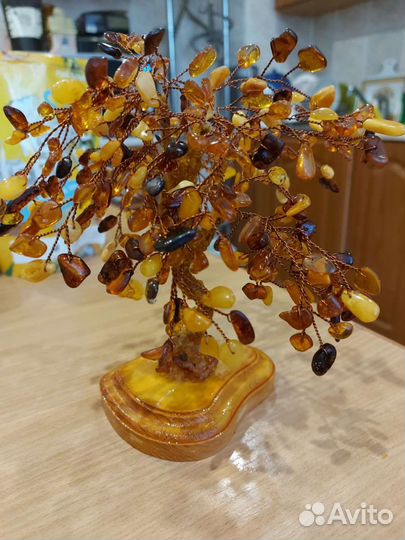 Денежное дерево из натурального янтаря