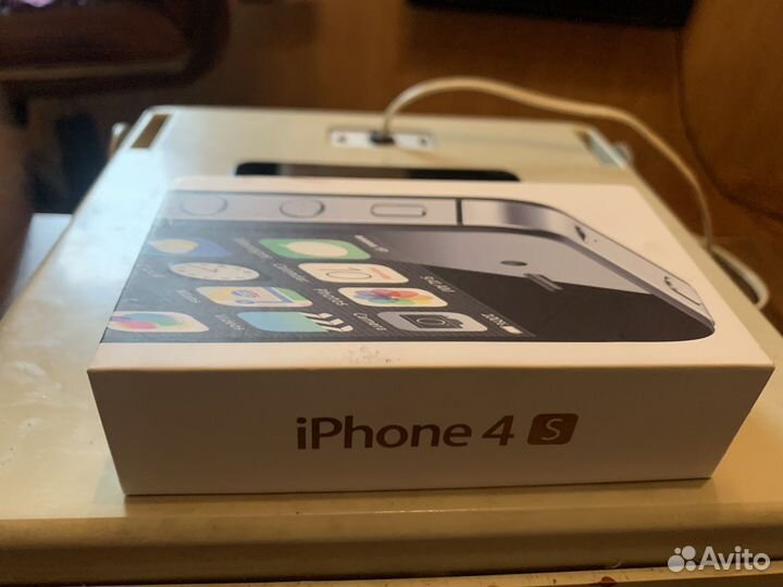 Телефон iPhone 4S
