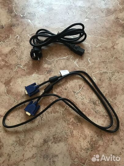 Кабель питания и VGA кабель
