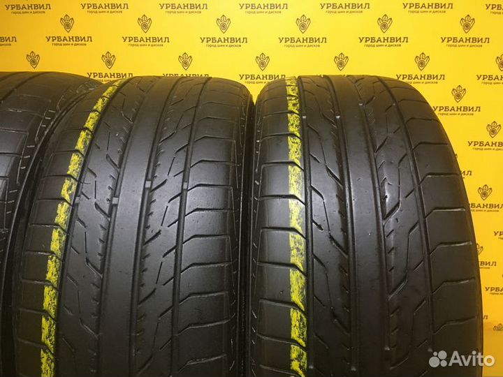 Toyo DRB 215/50 R17 91V