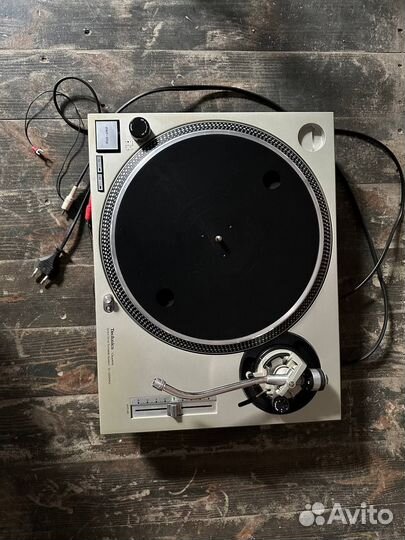 Проигрыватель винила Technics SL-1200MK2