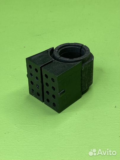 Втулка стабилизатора (р) центр 2x \MAN TGL C236029