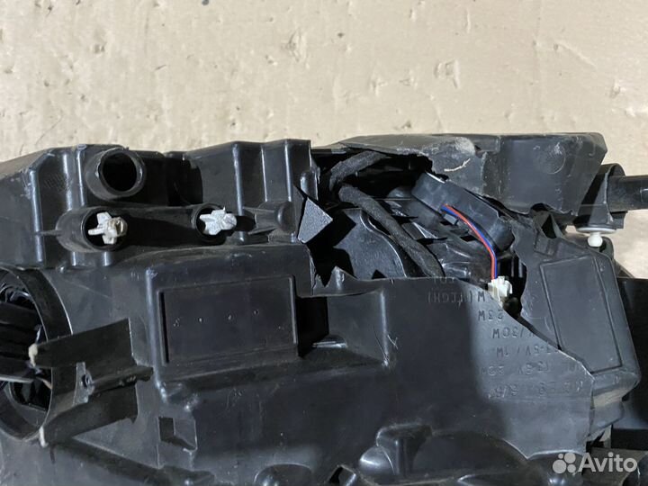 Фара левая Volvo XC40 (2017-2022) LED