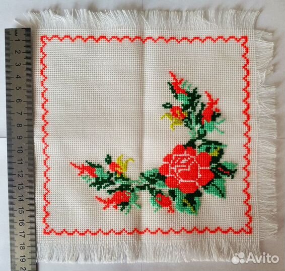 Декоративная салфетка для кухни, вышитая крестиком