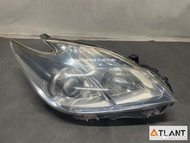 Фара передняя правая toyota prius