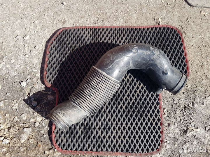 Патрубок воздушный peugeot 206