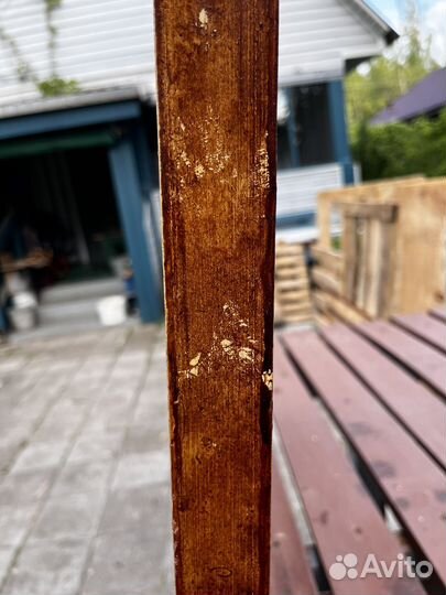 Деревянная дверь