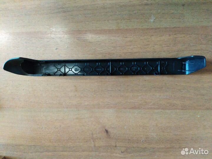 Молдинг переднего сиденья Volkswagen Passat B5