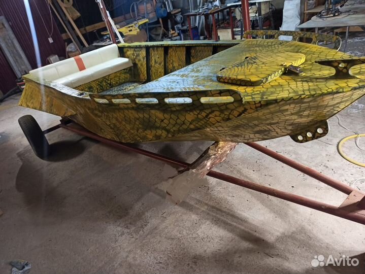 Лодка моторная пнд