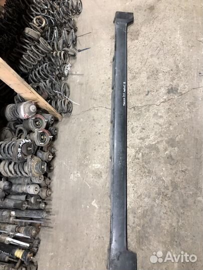 Порог пластиковый правый Nissan Teana J31