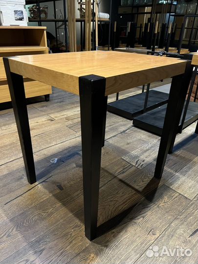 Кухонный стол