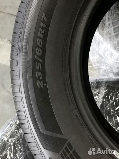 Nexen Roadian GTX 235/65 R17