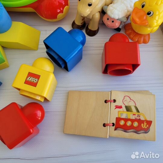 Развивающие игрушки для малышей пакетом