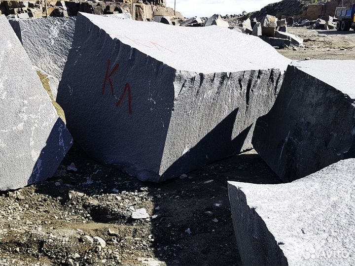 Блоки из гранита Габбро-диабаз