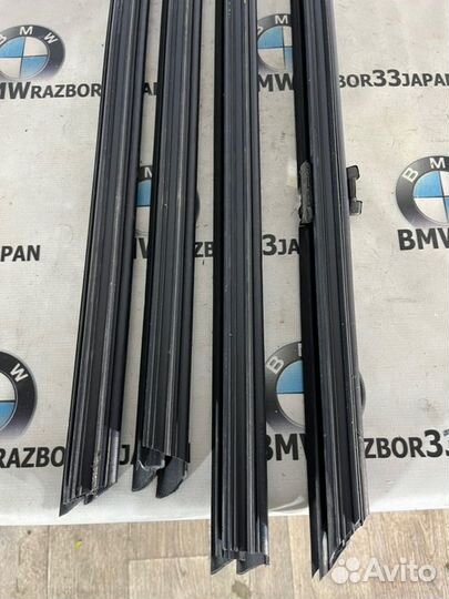 Уплотнитель стекла Bmw F10 седан N52B25 2010