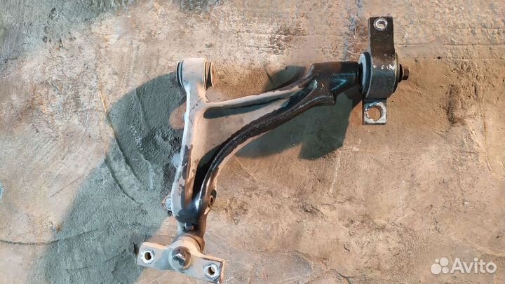 Рычаг нижний передний правый Toyota Mark X GRX120