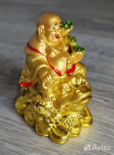 Статуэтка - бог богатства хотей