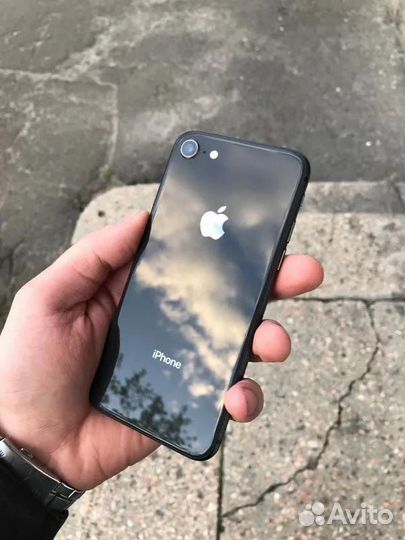 iPhone 8, 64 ГБ