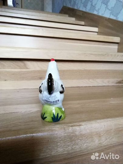 Курица, фарфоровая статуэтка