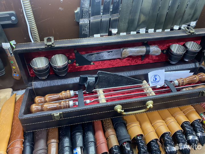 Подарочный набор шампуров в чемодане