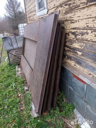 Секционные ворота с калиткой бу