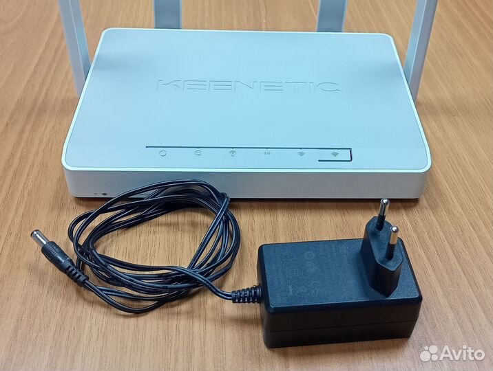 Роутер Keenetic Hero 4G KN-2310 с уличной антенной