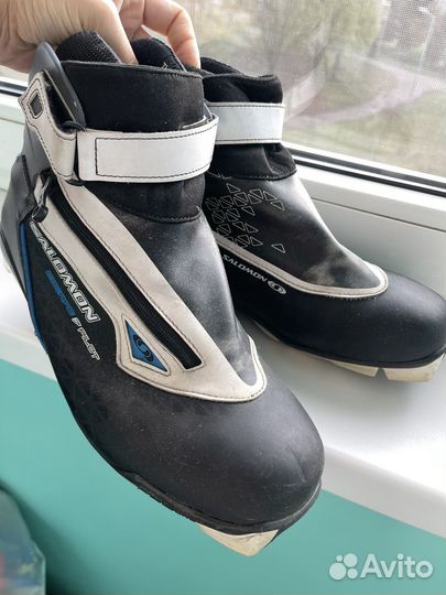 Лыжные ботинки