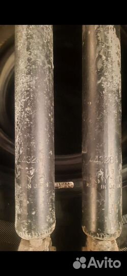 Задний амортизатор mitsubishi delica KYB 443284