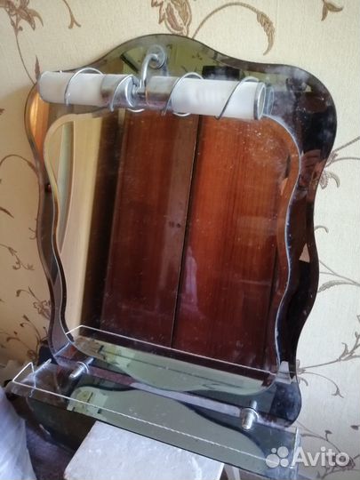 Зеркало в ванную с полкой и подсветкой