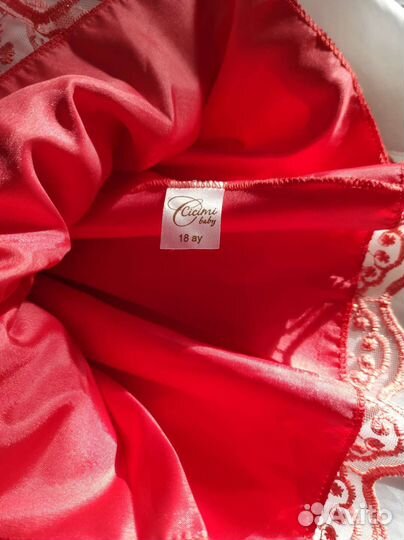 Платье нарядное и др. детские вещи