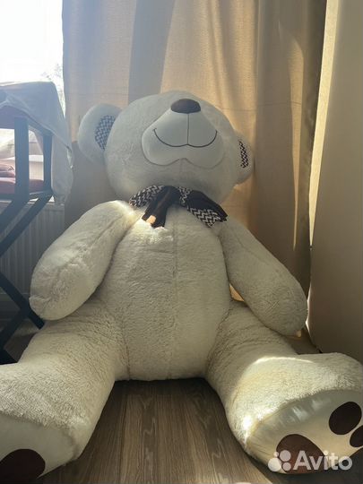 Большой мягкий медведь