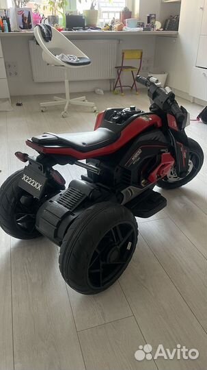 Детский квадроцикл на аккумуляторе
