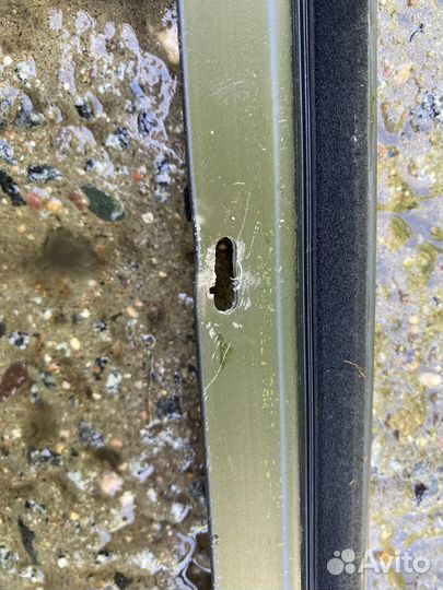 4F0853283E 2ZZ уплотнитель стекла переднего левого