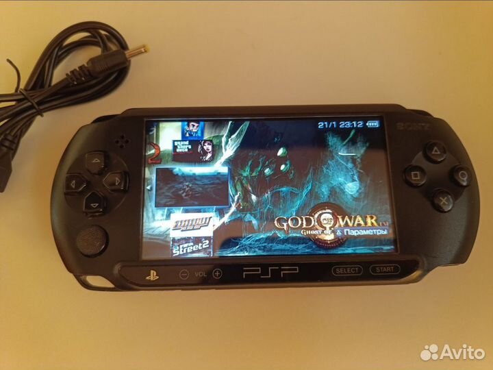 Sony PSP прошитая + 600 игр