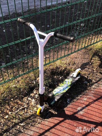 Трюковой самокат stunt