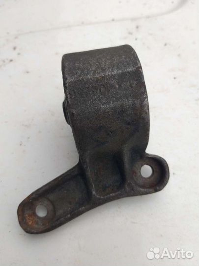 Подушка, опора коробки передач на нива ниву 5 скор