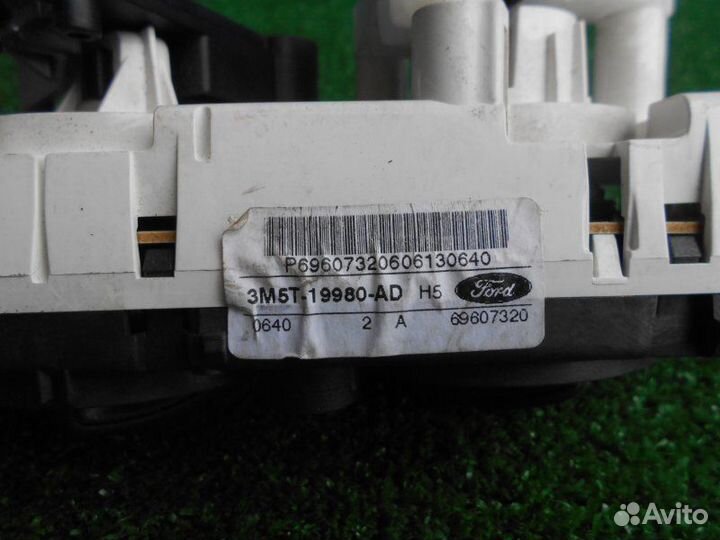 Блок управления отопителем Ford Focus 2