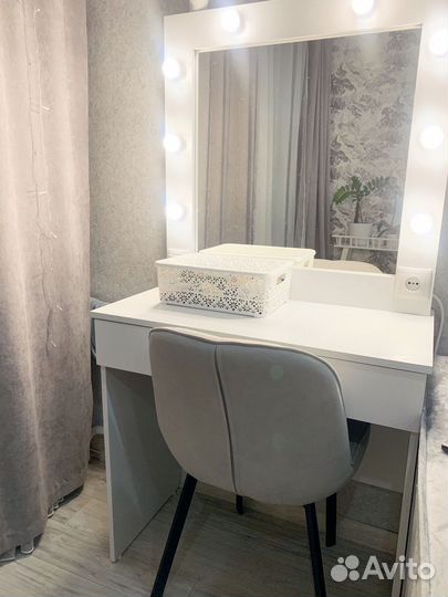 Стул велюровый новый