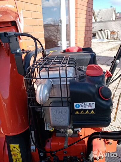 Снегоуборщик бензиновый husqvarna