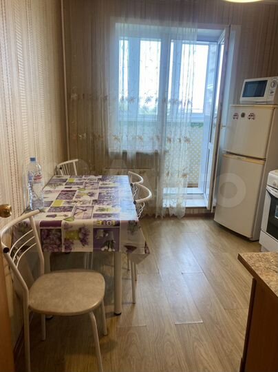 2-к. квартира, 58 м², 1/3 эт.