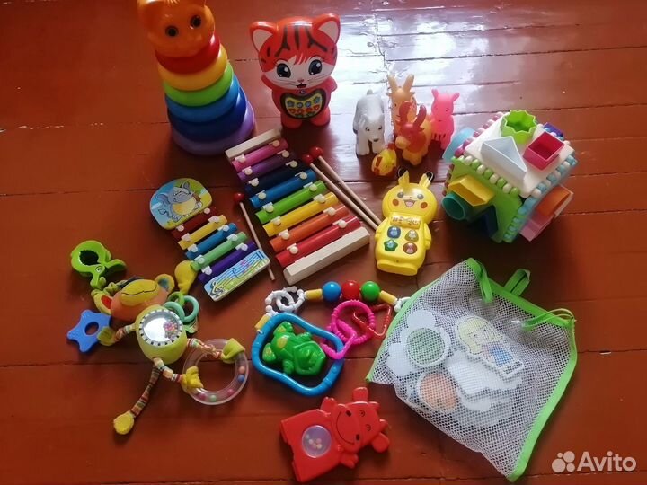 Развивающие игрушки пакетом