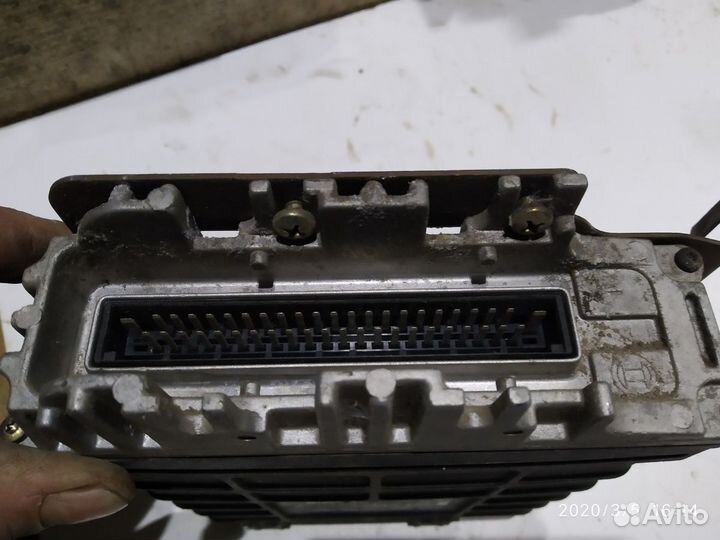 Блок управления двигателем Volkswagen Golf III