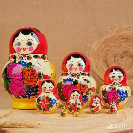 Матрёшка «Пышечки», красный платок 10 кукольная*