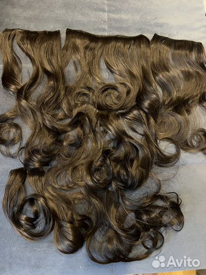 Волосы на заколках