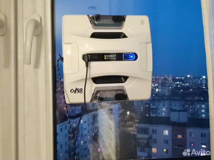 Робот-мойщик окон