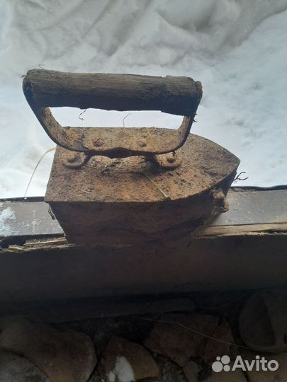 Утюг старинный