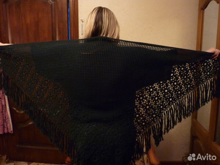 Продаю шаль ручной работы