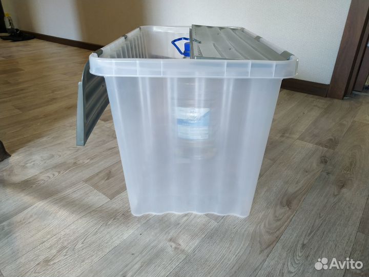 Ящик пластиковый с крышкой