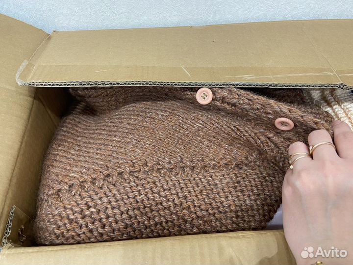 Книги, кофты ручной работы (шесть тяжелая)