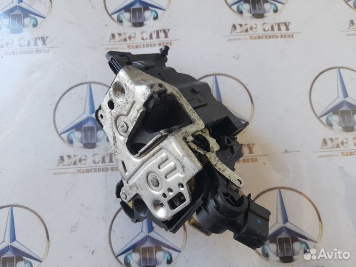 Мерседес CLK Замок Двери (Пер. Прав.)